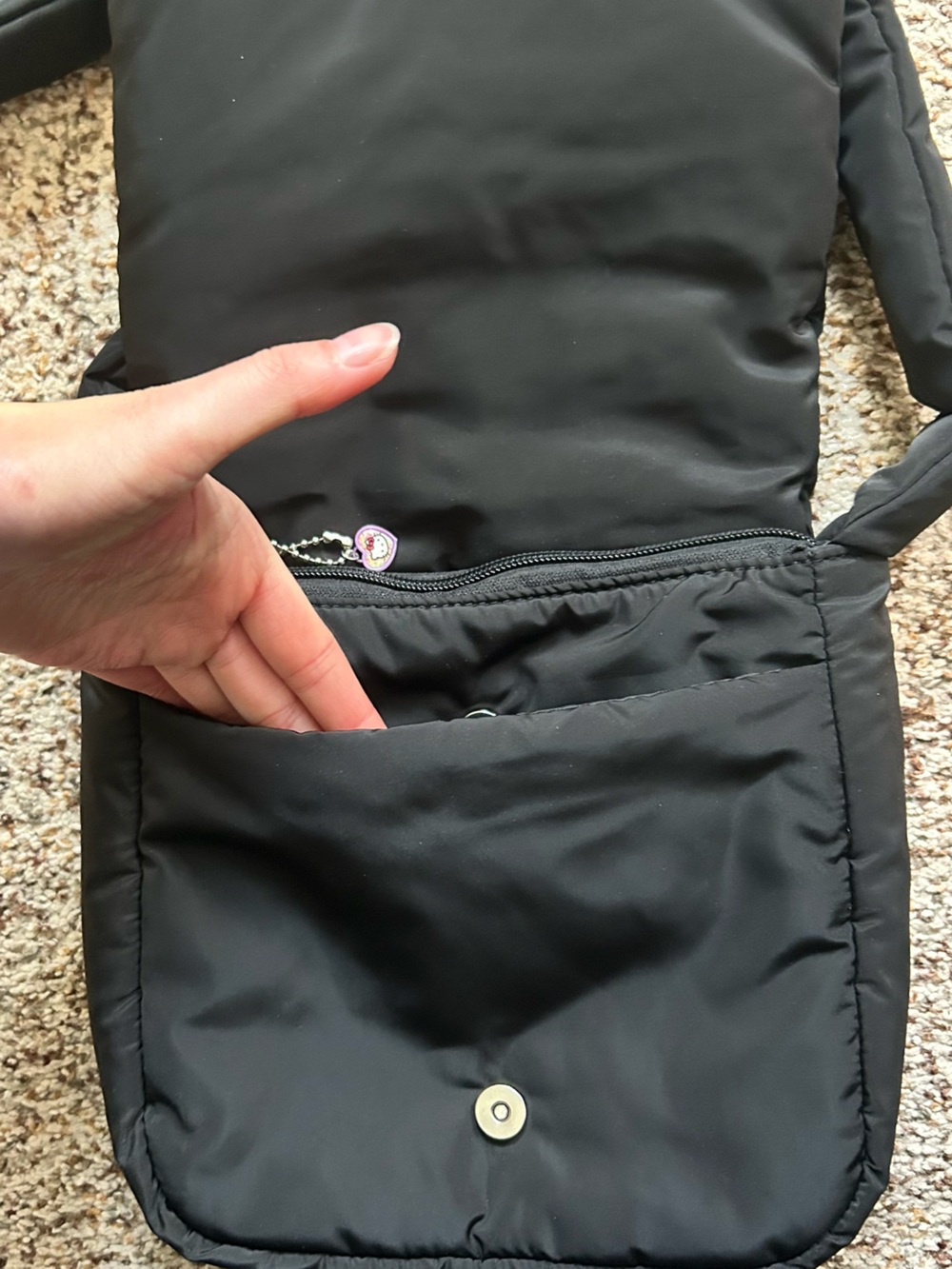 UNIF Bubble Bag - Picture 2 of 3